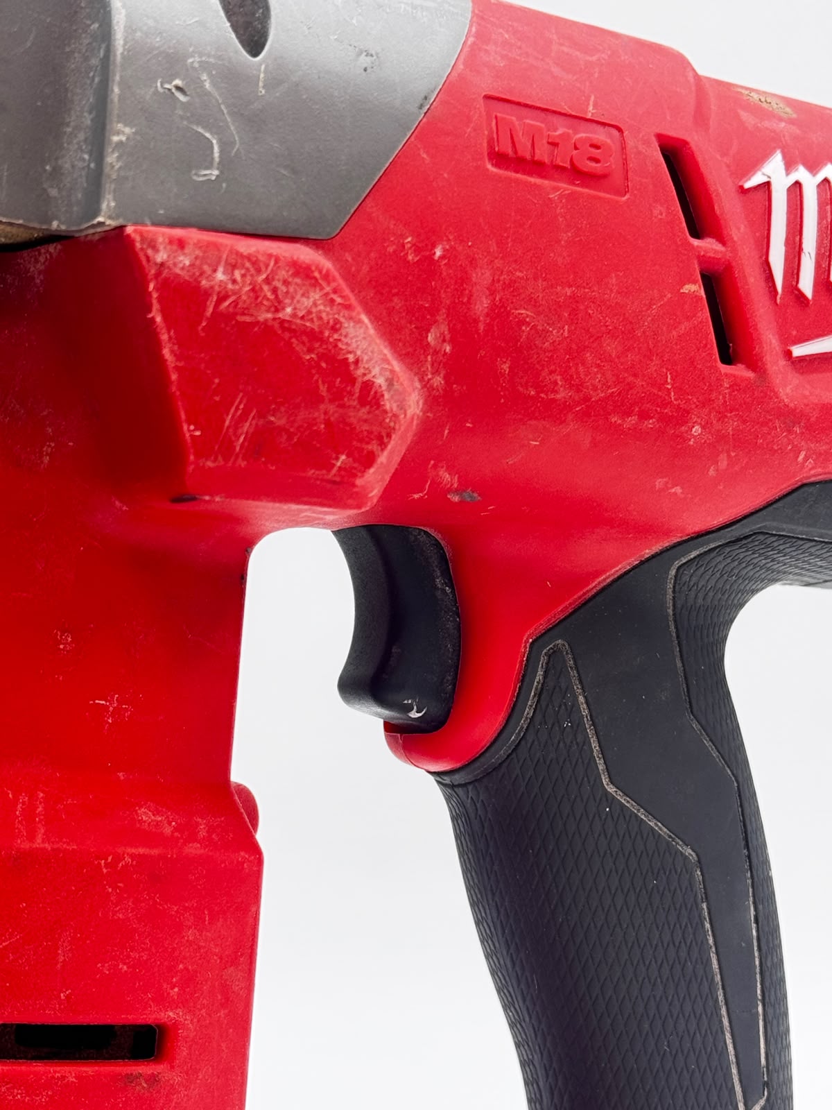 Milwaukee 2740-20 FUEL 18V Brushless 18-Gauge Brad Nailer