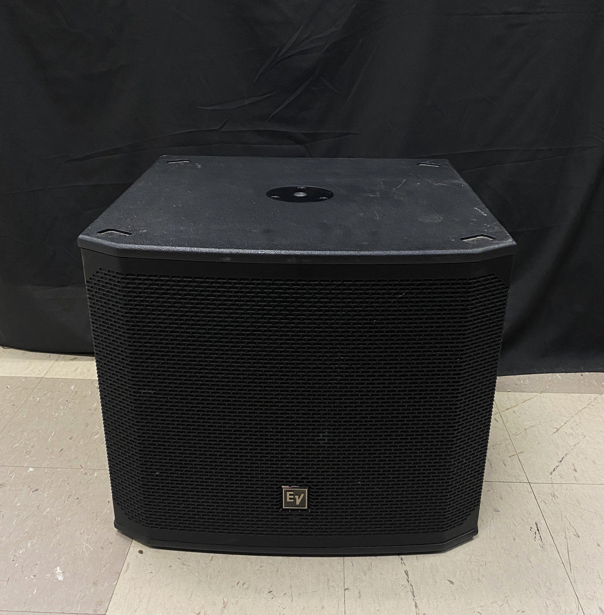 EV EKX-15SP 15″ 1300W Powered Subwoofer