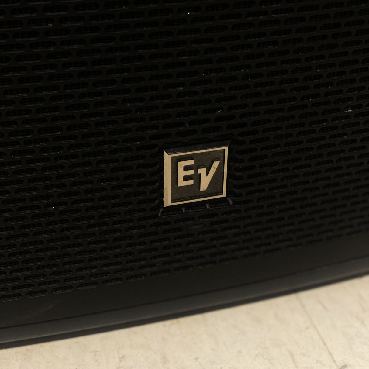 EV EKX-15SP 15″ 1300W Powered Subwoofer